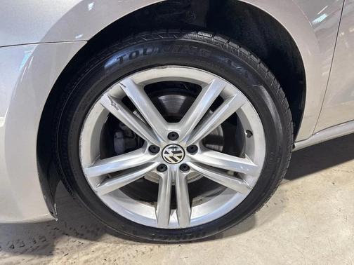 2014 Volkswagen Passat 2.0L TDI DSG SE w/Sunroof