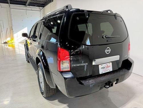 2006 Nissan Pathfinder LE