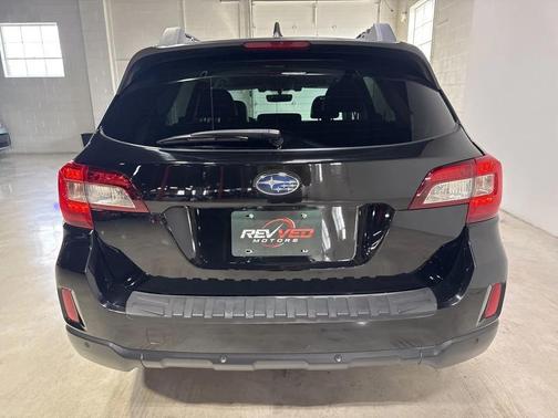 Crystal Black Silica 2017 Subaru Outback 2.5i Limited