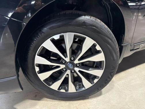 Crystal Black Silica 2017 Subaru Outback 2.5i Limited