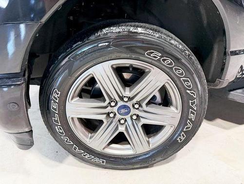 2023 Ford F-150 Lightning Platinum
