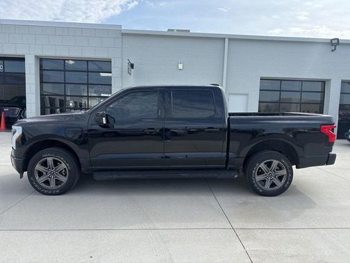 2023 Ford F-150 Lightning Platinum