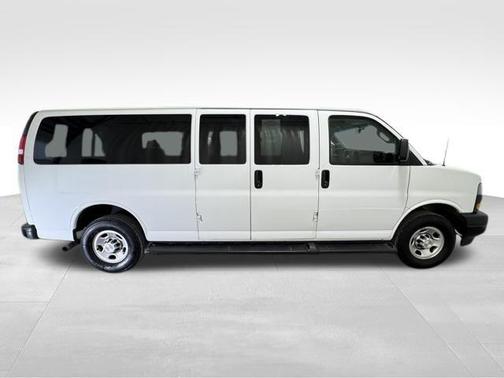 2022 Chevrolet Express 3500 LS