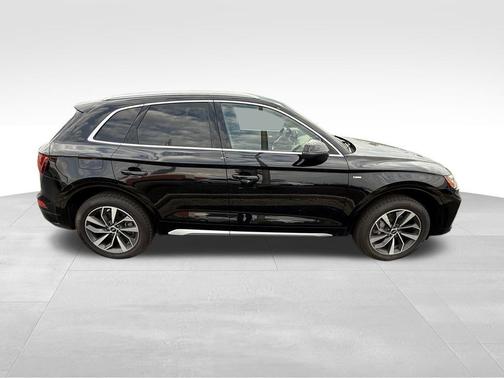 2022 Audi Q5 45 S line quattro Premium