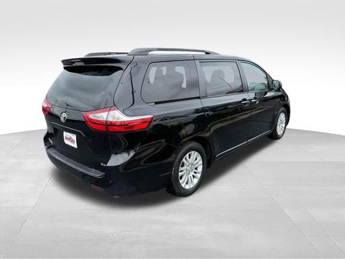 2017 Toyota Sienna L
