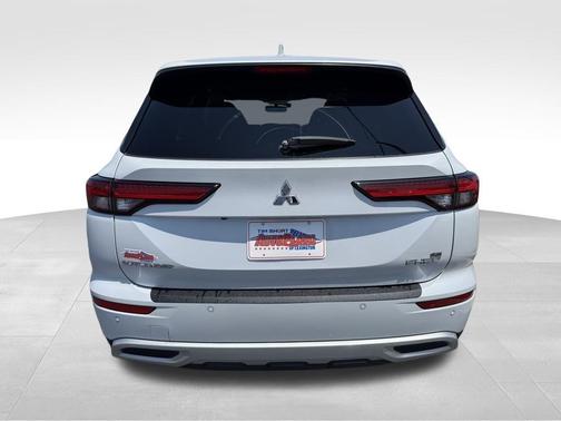 2023 Mitsubishi Outlander PHEV SE