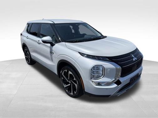 2023 Mitsubishi Outlander PHEV SE
