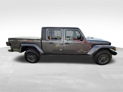 2024 Jeep Gladiator Sport