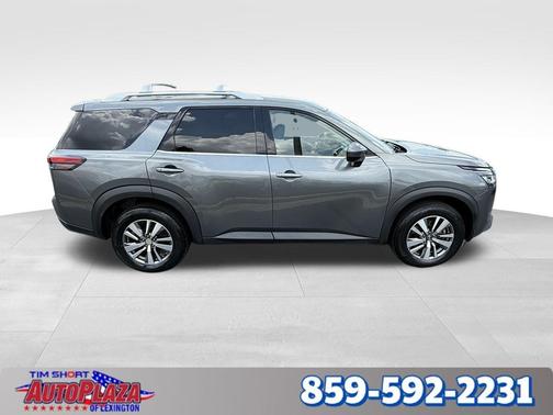 2023 Nissan Pathfinder SL