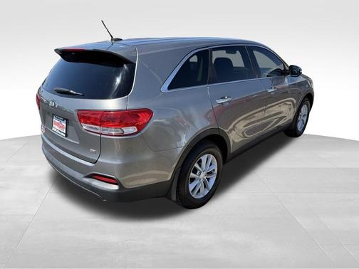 2017 Kia Sorento L