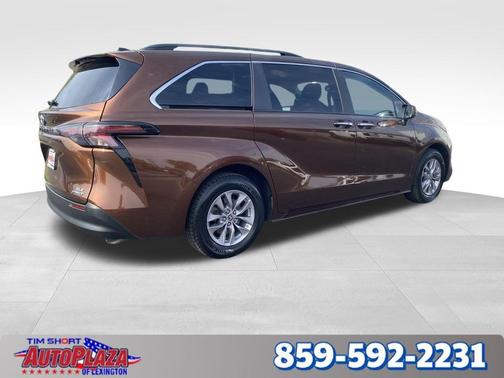 2023 Toyota Sienna XLE