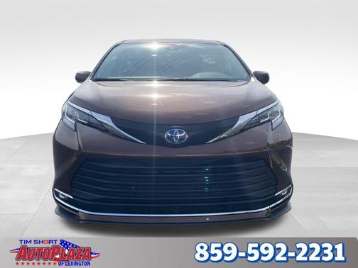 2023 Toyota Sienna XLE