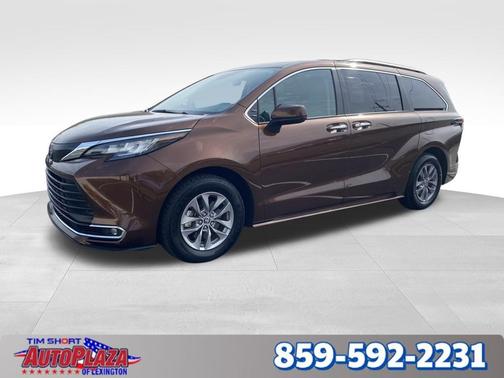 2023 Toyota Sienna XLE