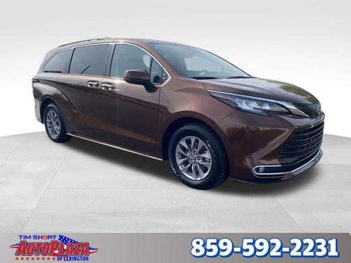 2023 Toyota Sienna XLE
