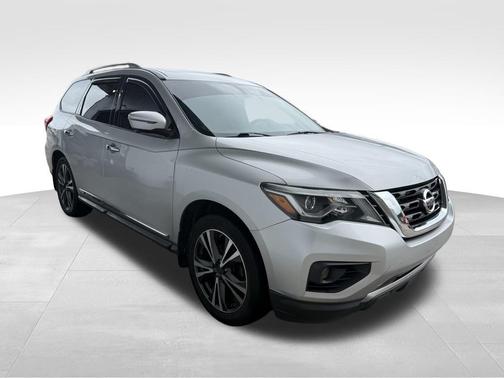 2017 Nissan Pathfinder Platinum