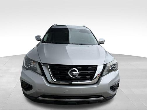 2017 Nissan Pathfinder Platinum