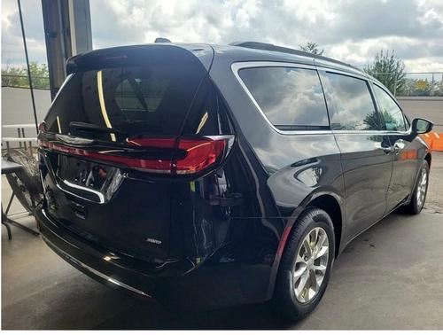 2022 Chrysler Pacifica Touring-L