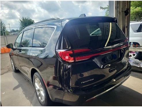 2022 Chrysler Pacifica Touring-L