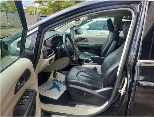 2022 Chrysler Pacifica Touring-L