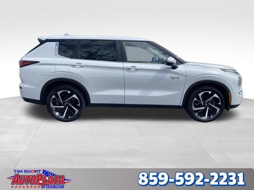 2023 Mitsubishi Outlander PHEV SE