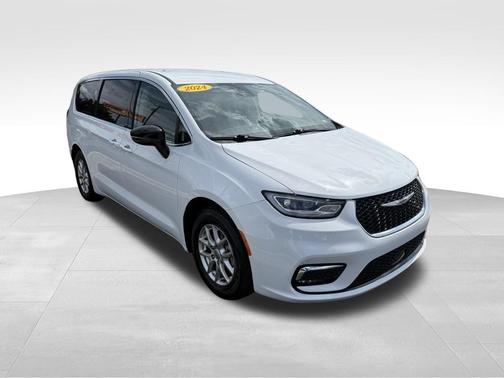 2024 Chrysler Pacifica Touring-L