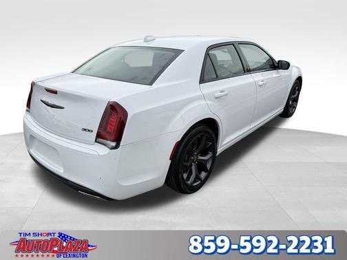 2023 Chrysler 300 Touring