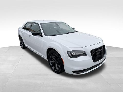 2023 Chrysler 300 Touring