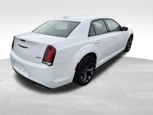 2023 Chrysler 300 Touring