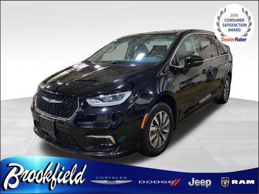 Diamond Black Crystal Pearlcoat 2024 Chrysler Pacifica Hybrid Select
