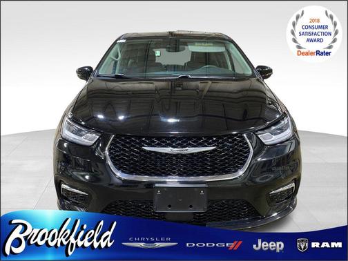 Diamond Black Crystal Pearlcoat 2024 Chrysler Pacifica Hybrid Select