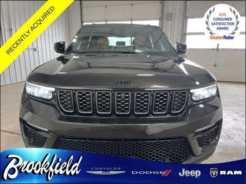 Rocky Mountain Pearlcoat 2024 Jeep Grand Cherokee Summit