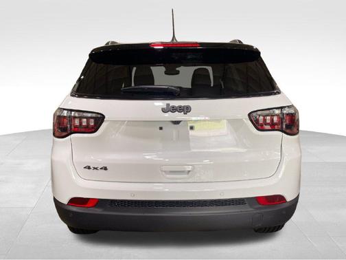 Bright White Clearcoat 2026 Jeep Compass Limited