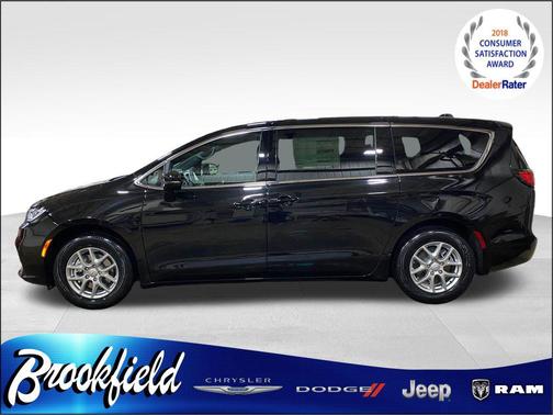 Diamond Black Crystal Pearlcoat 2026 Chrysler Pacifica L
