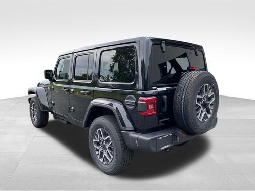 black clearcoat 2026 Jeep Wrangler 4-Door Sahara 4x4