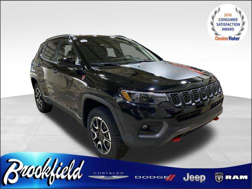 Diamond Black Crystal Pearlcoat 2025 Jeep Compass Trailhawk