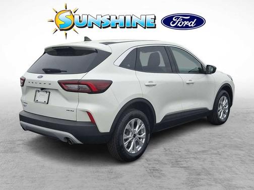 Star White Metallic Tri-Coat 2023 Ford Escape Active