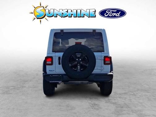 Bright White Clearcoat 2023 Jeep Wrangler Sport Altitude