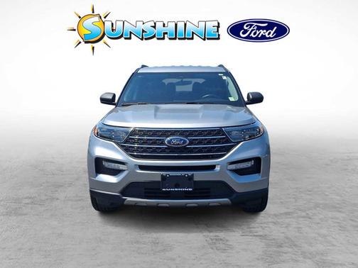 Iconic Silver Metallic 2023 Ford Explorer XLT