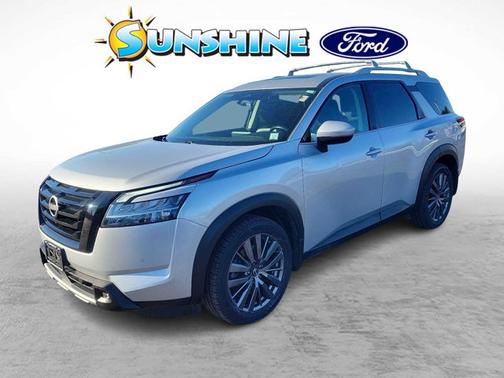2022 Nissan Pathfinder SL
