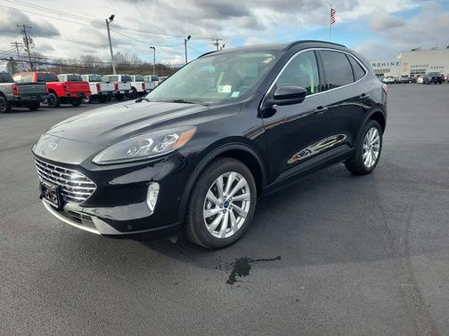 2022 Ford Escape Titanium