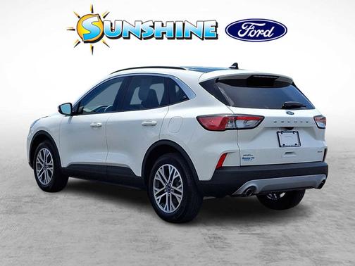 Star White Metallic Tri-Coat 2022 Ford Escape SEL