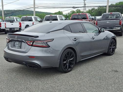 2023 Nissan Maxima SR