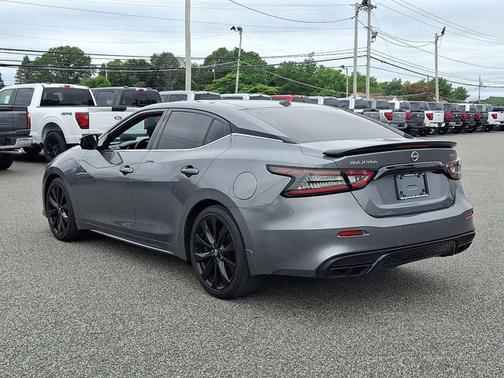 2023 Nissan Maxima SR