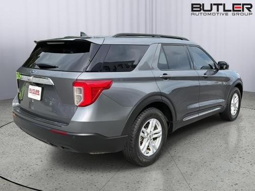 CARBONIZED GRAY METALLIC 2023 Ford Explorer XLT