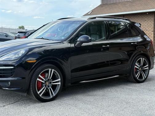 2013 Porsche Cayenne GTS