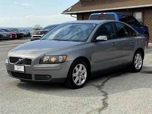 Gray/Silver 2004 Volvo S40 T5