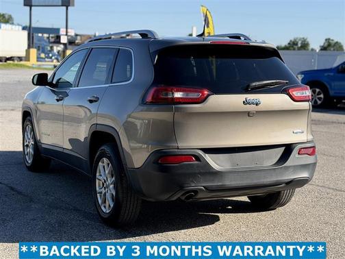 Light Brownstone Pearlcoat 2017 Jeep Cherokee Latitude