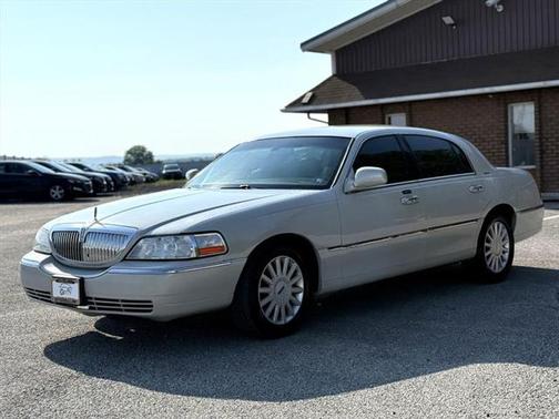 2005 Lincoln Town Car Signature