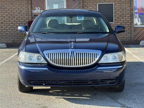 2008 Lincoln Town Car Signature