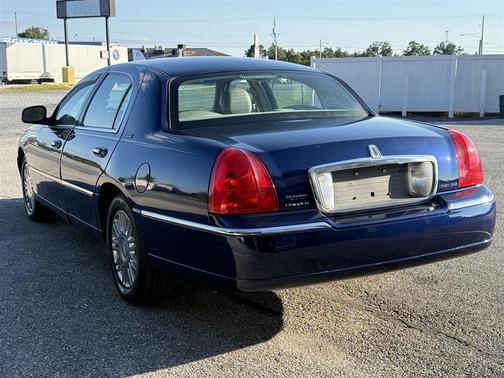 2008 Lincoln Town Car Signature